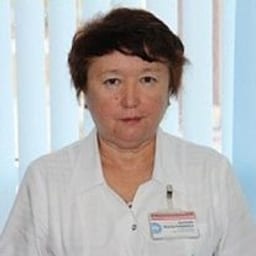 Портретный снимок врача, приём в городе Астана