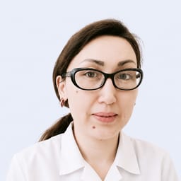 Портретный снимок врача, приём в городе Астана