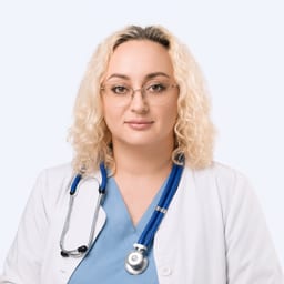 Портретный снимок врача, приём в городе Астана