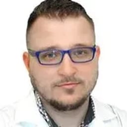 Портретный снимок врача, приём в городе Алматы