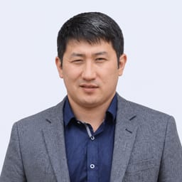 Портретный снимок врача, приём в городе Алматы
