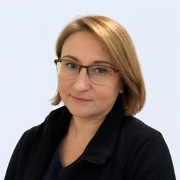 Портретный снимок врача, приём в городе Алматы