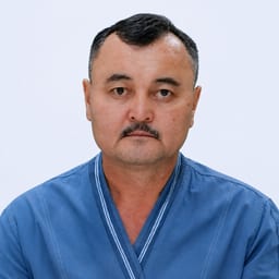 Портретный снимок врача, приём в городе Астана