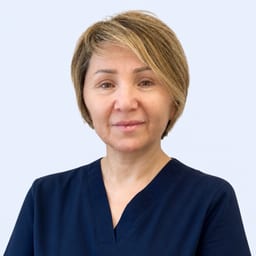 Портретный снимок врача, приём в городе Астана