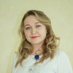 Портретный снимок врача, приём в городе Астана
