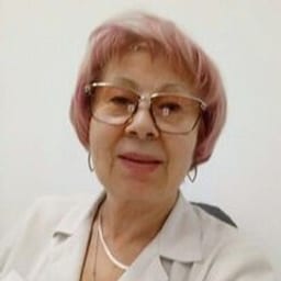 Портретный снимок врача, приём в городе Алматы