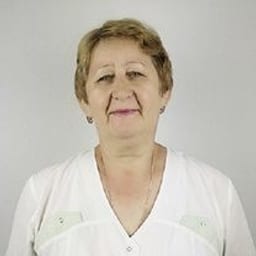 Портретный снимок врача, приём в городе Астана