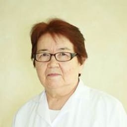Портретный снимок врача, приём в городе Астана