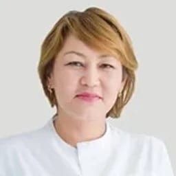 Портретный снимок врача, приём в городе Астана