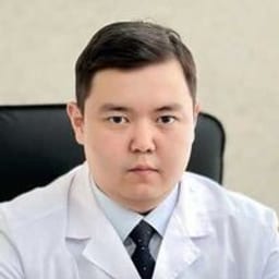Портретный снимок врача, приём в городе Астана