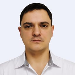 Портретный снимок врача, приём в городе Астана