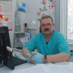 Портретный снимок врача, приём в городе Алматы