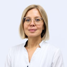 Портретный снимок врача, приём в городе Алматы