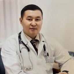 Портретный снимок врача, приём в городе Астана