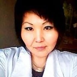 Портретный снимок врача, приём в городе Астана