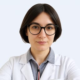 Портретный снимок врача, приём в городе Алматы