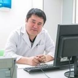Портретный снимок врача, приём в городе Алматы