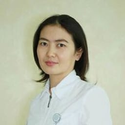 Портретный снимок врача, приём в городе Астана