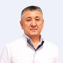 Портретный снимок врача, приём в городе Астана