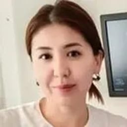 Портретный снимок врача, приём в городе Астана