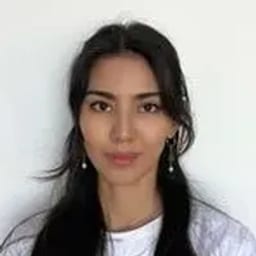 Портретный снимок врача, приём в городе Астана