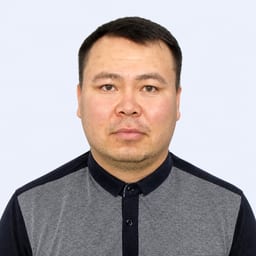 Портретный снимок врача, приём в городе Астана