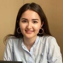 Портретный снимок врача, приём в городе Астана