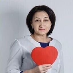 Портретный снимок врача, приём в городе Астана