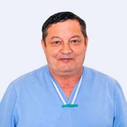Портретный снимок врача, приём в городе Астана