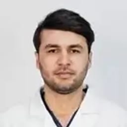 Портретный снимок врача, приём в городе Алматы