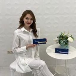 Портретный снимок врача, приём в городе Астана