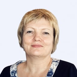 Портретный снимок врача, приём в городе Астана