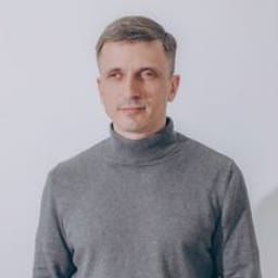 Портретный снимок врача, приём в городе Астана