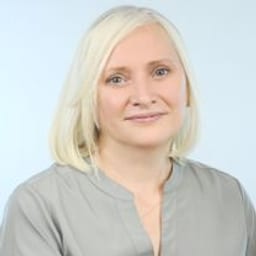 Портретный снимок врача, приём в городе Алматы