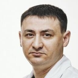 Портретный снимок врача, приём в городе Астана
