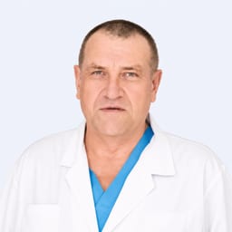 Портретный снимок врача, приём в городе Астана