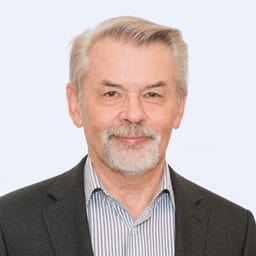 Портретный снимок врача, приём в городе Алматы