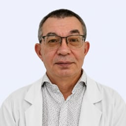 Портретный снимок врача, приём в городе Алматы