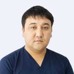 Портретный снимок врача, приём в городе Алматы