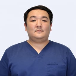 Портретный снимок врача, приём в городе Астана