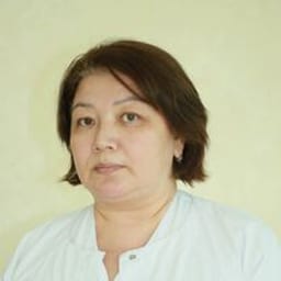 Портретный снимок врача, приём в городе Астана