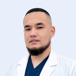 Портретный снимок врача, приём в городе Астана