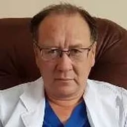 Портретный снимок врача, приём в городе Астана