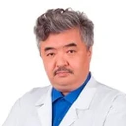 Портретный снимок врача, приём в городе Астана