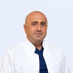 Портретный снимок врача, приём в городе Алматы