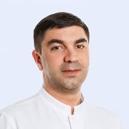 Портретный снимок врача, приём в городе Алматы