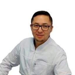 Портретный снимок врача, приём в городе Астана Портретный снимок врача, приём в городе Астана