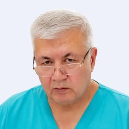 Портретный снимок врача, приём в городе Астана
