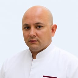 Портретный снимок врача, приём в городе Алматы