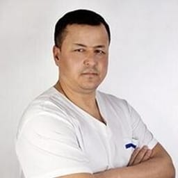 Портретный снимок врача, приём в городе Алматы
